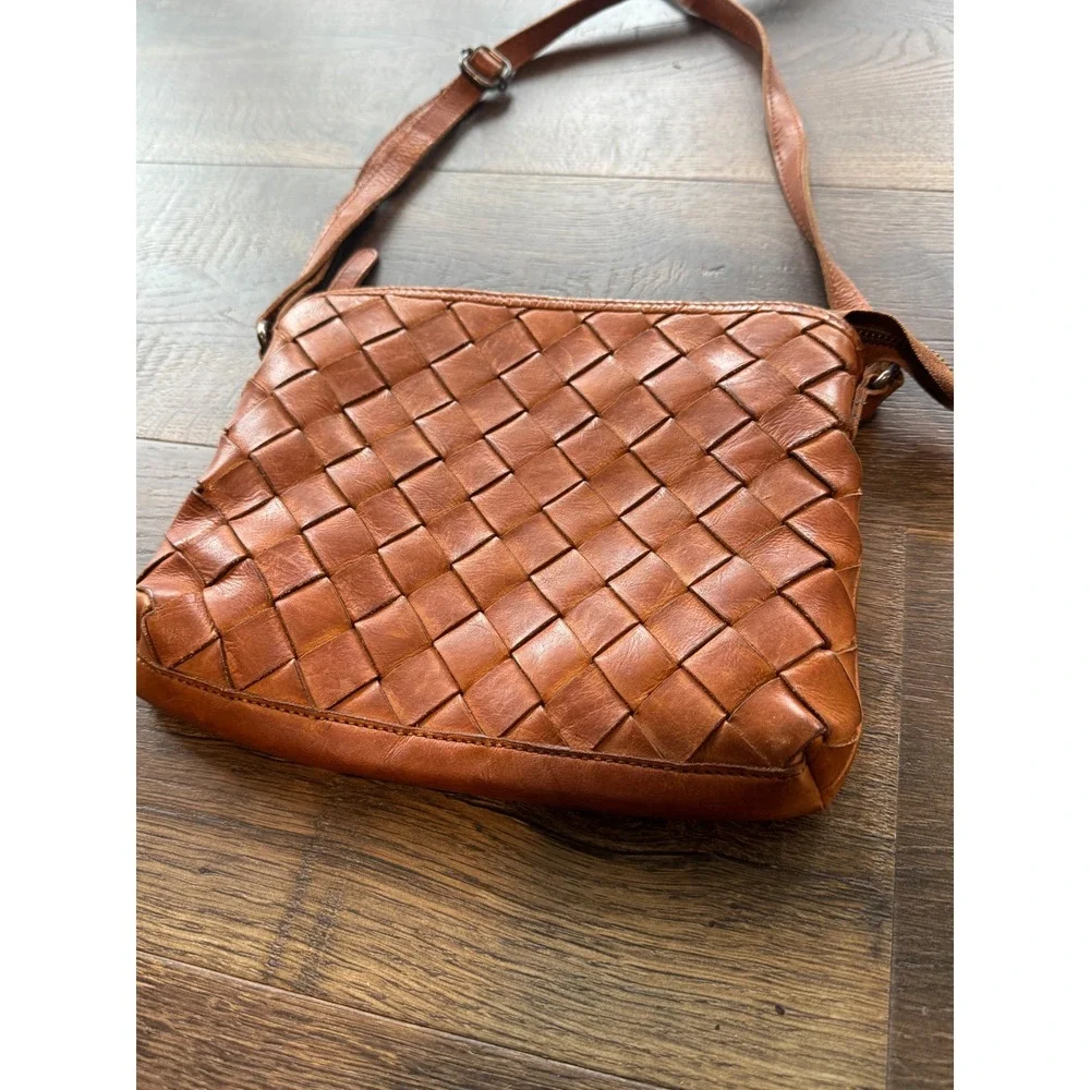Vilenica Holland Leather Crossbody Bag Woven Front Shoulder Bag Purse‎